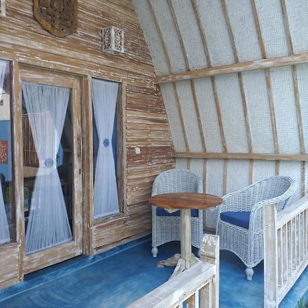 ギリ・アイル Casa Azzurra Bed & Breakfast エクステリア 写真