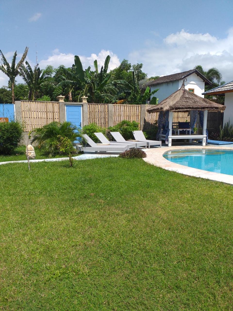 ギリ・アイル Casa Azzurra Bed & Breakfast エクステリア 写真