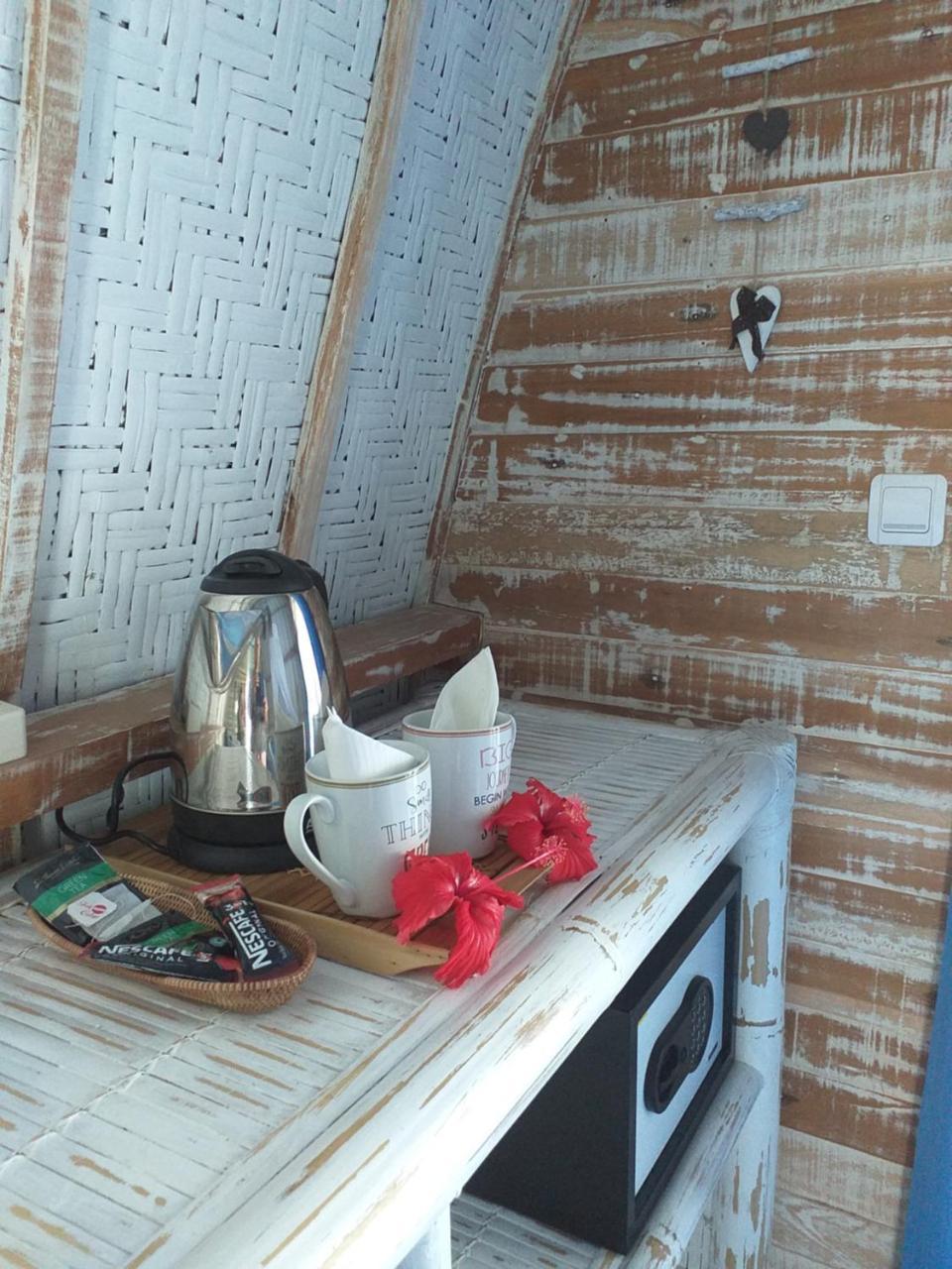 ギリ・アイル Casa Azzurra Bed & Breakfast エクステリア 写真