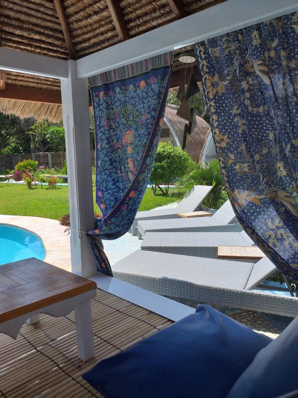 ギリ・アイル Casa Azzurra Bed & Breakfast エクステリア 写真