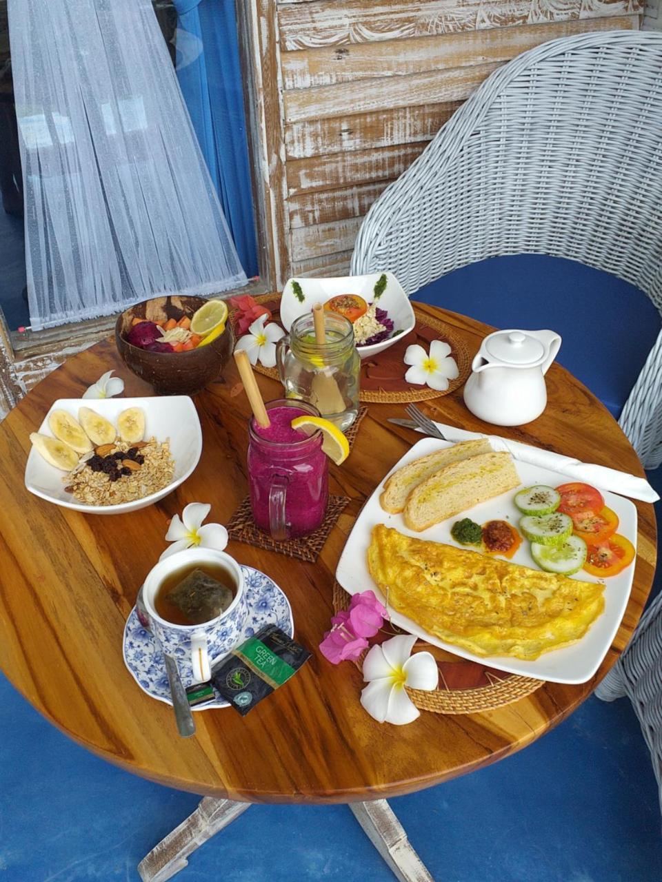 ギリ・アイル Casa Azzurra Bed & Breakfast エクステリア 写真