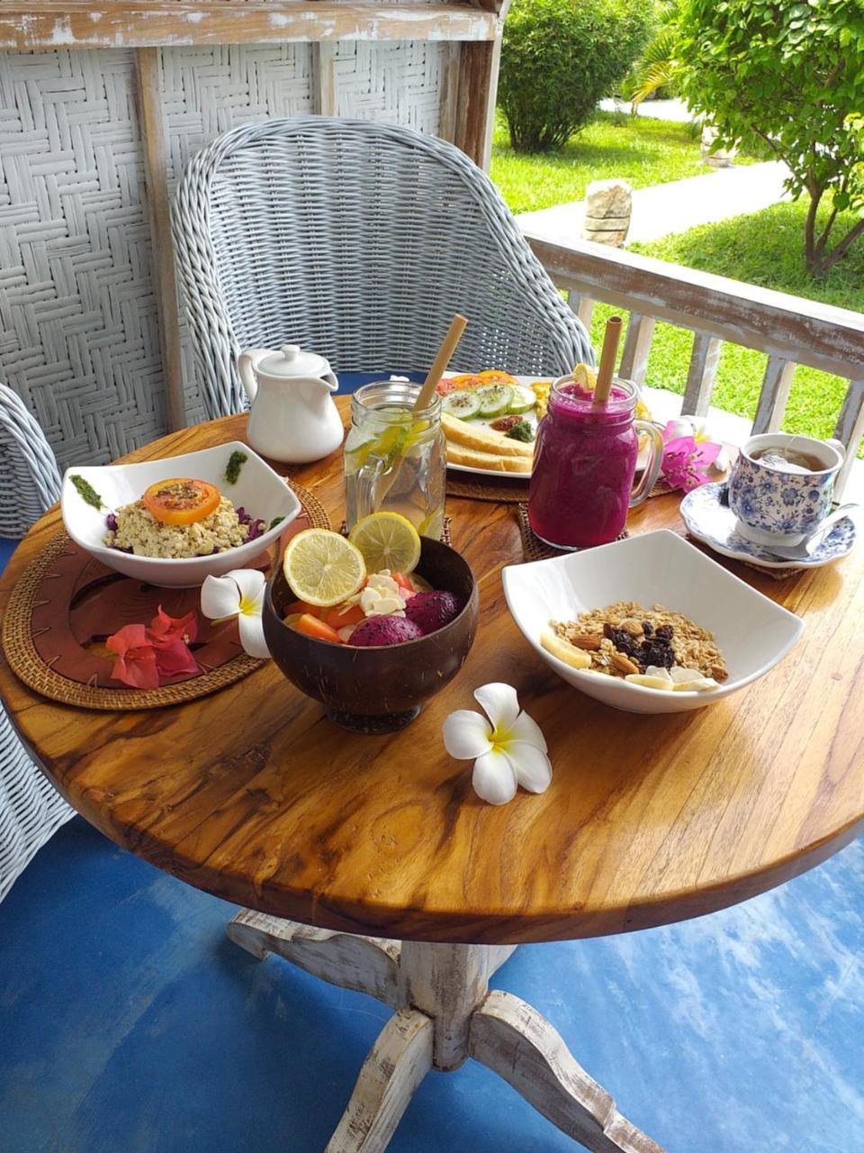 ギリ・アイル Casa Azzurra Bed & Breakfast エクステリア 写真